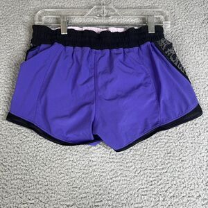 Lululemon Hotty Hot Shorts Womens size 6 Purple Animal Print Gym Workout